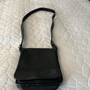Vintage 9145 leather Coach purse - black